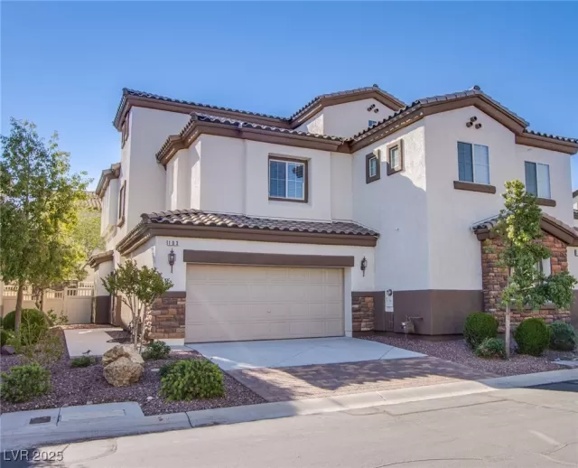 MLS: 2673563 Condo For Sale