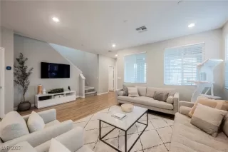 Photo #5: 2673639 Listing