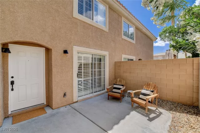 MLS: 2673662 Condo For Sale