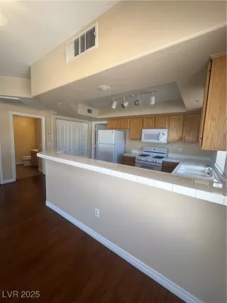 Photo #5: 2673664 Listing 