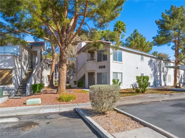 MLS: 2673666 Condo For Sale