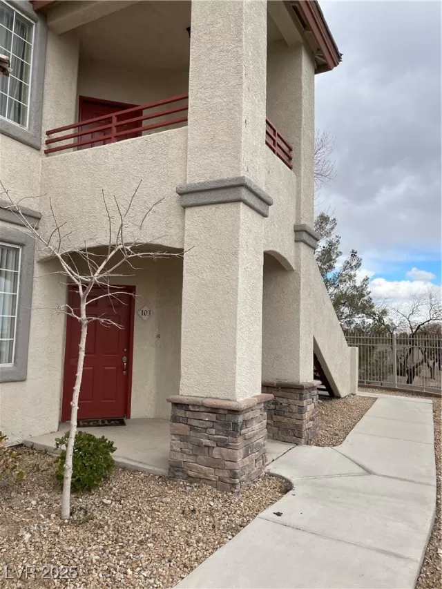 MLS: 2673673 Condo For Sale