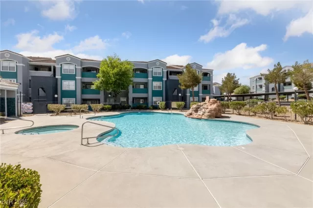 MLS: 2673722 Condo For Sale