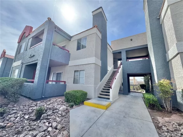 MLS: 2673771 Condo For Sale