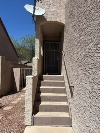 Photo #1: 2673781 Listing 