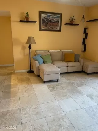 Photo #4: 2673812 Listing 