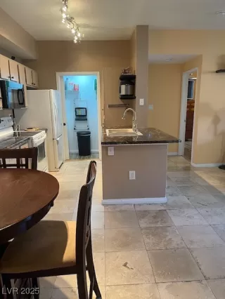 Photo #5: 2673812 Listing 