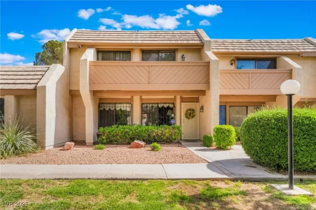 MLS: 2673828 Condo For Sale