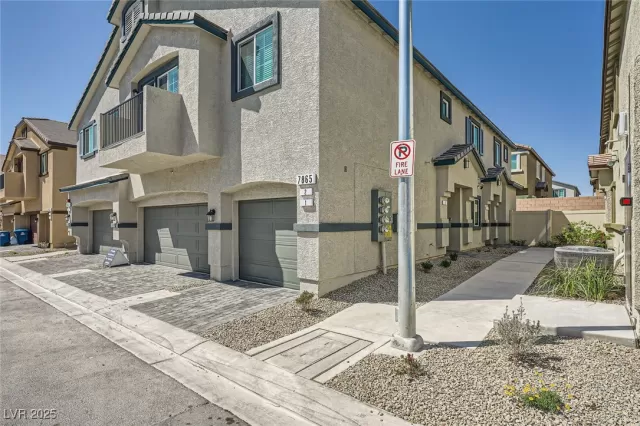 MLS: 2673859 Condo For Sale