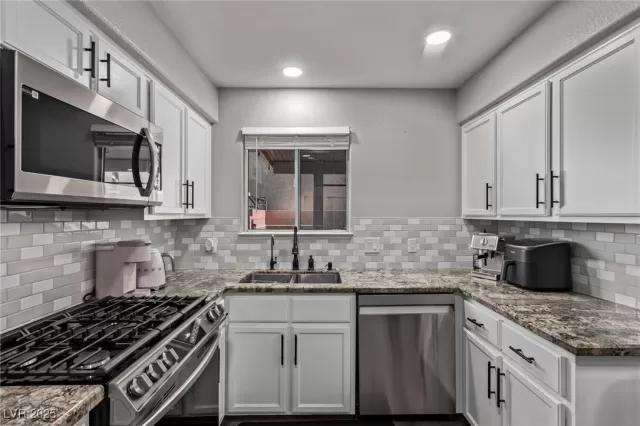 MLS: 2673875 Condo For Sale