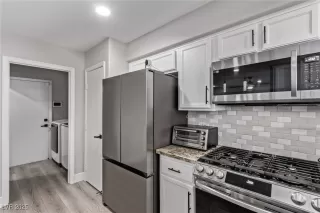 Photo #1: 2673875 Listing 