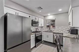 Photo #2: 2673875 Listing 