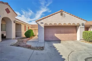 Browse active condo listings in MONTEREY SQUARE AT MOUNTAINS EDGE
