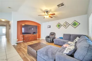 Photo #2: 2673877 Listing