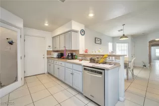 Photo #5: 2673877 Listing