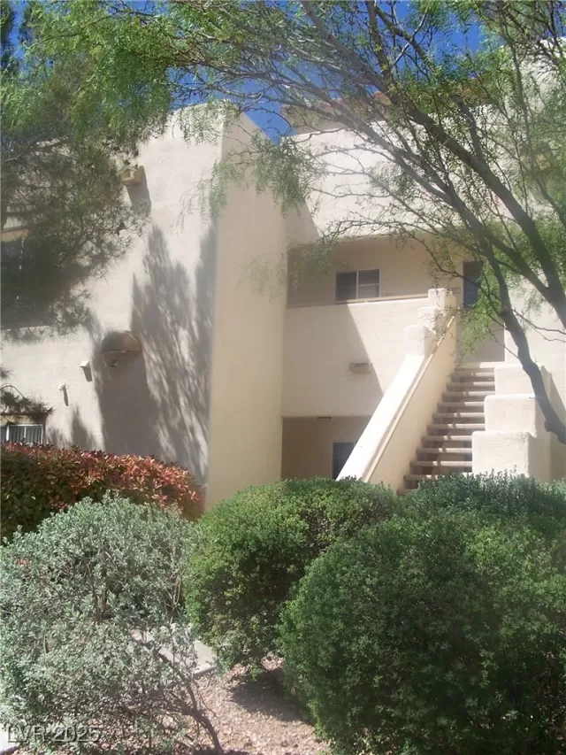 MLS: 2673881 Condo For Sale