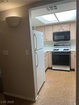 Photo #2: 2673881 Listing 