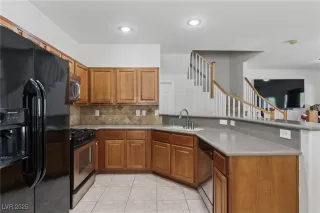 Photo #3: 2673952 Listing