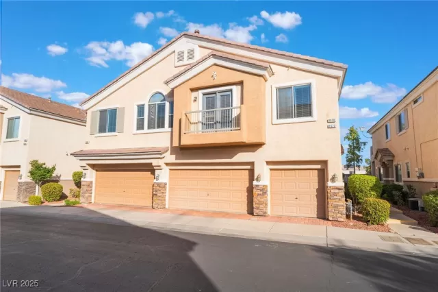 MLS: 2674039 Condo For Sale