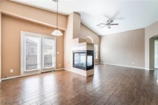 Photo #3: 2674039 Listing