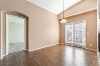 Photo #5: 2674039 Listing