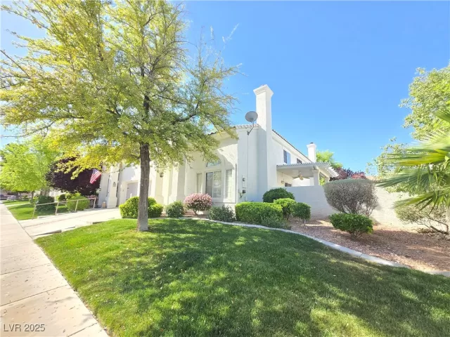 MLS: 2674051 Condo For Sale