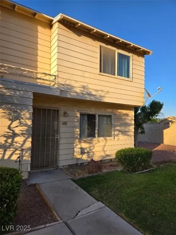 MLS: 2674062 Condo For Sale