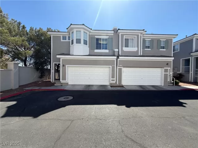 MLS: 2674078 Condo For Sale