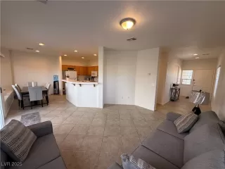 Photo #2: 2674078 Listing 