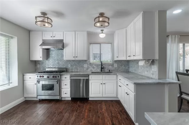MLS: 2674094 Condo For Sale