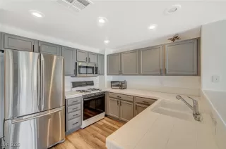 Photo #3: 2674099 Listing