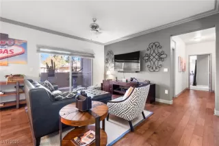 Photo #3: 2674107 Listing 