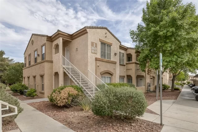 MLS: 2674160 Condo For Sale