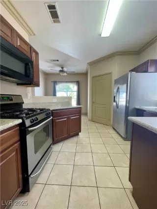 Photo #3: 2674251 Listing