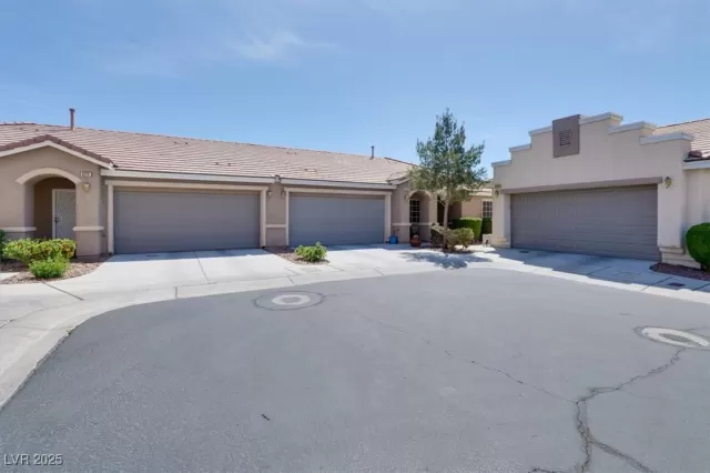 MLS: 2674274 Condo For Sale