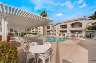 Photo #1: 2674301 Listing 