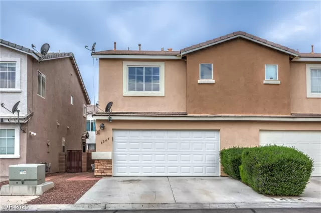 MLS: 2674315 Condo For Sale