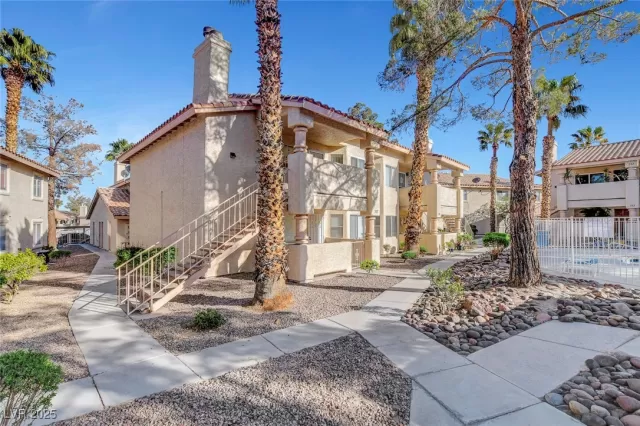 MLS: 2674318 Condo For Sale