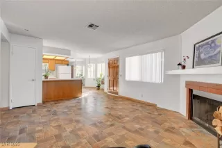 Photo #3: 2674318 Listing