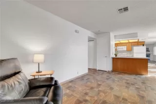 Photo #4: 2674318 Listing