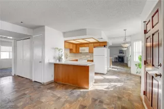 Photo #5: 2674318 Listing