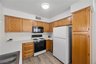 Photo #5: 2674330 Listing