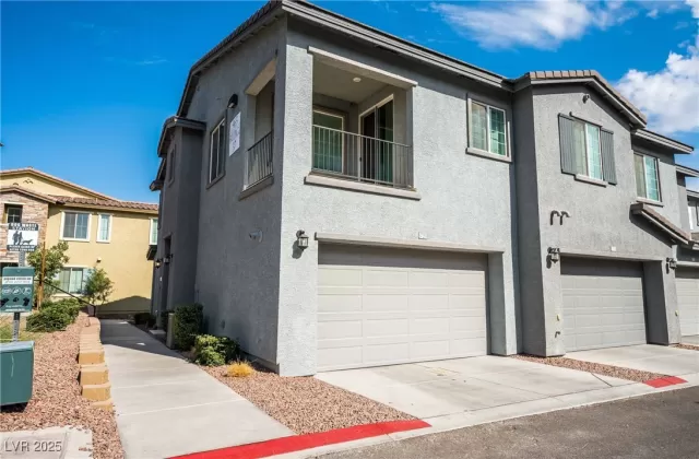 MLS: 2674376 Condo For Sale