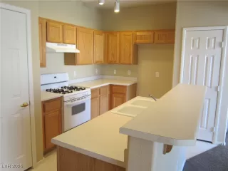 Photo #5: 2674400 Listing 