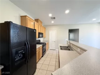 Photo #1: 2674406 Listing 