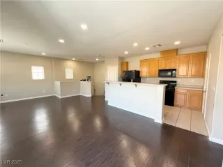 Photo #5: 2674406 Listing 