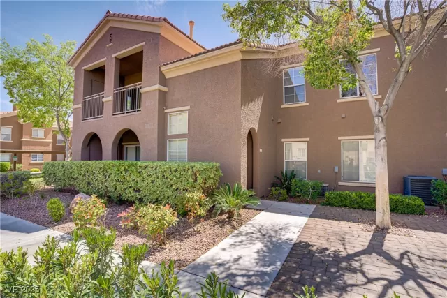 MLS: 2674476 Condo For Sale