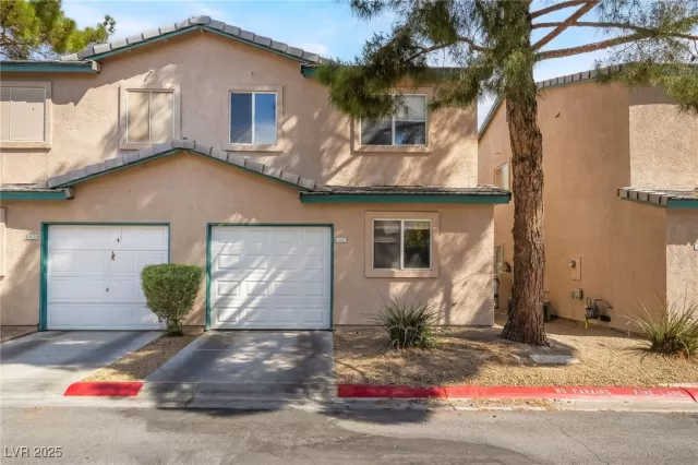 MLS: 2674490 Condo For Sale