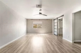 Photo #2: 2674490 Listing