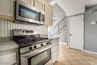 Photo #3: 2674490 Listing